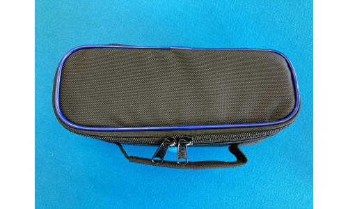 Tragetasche "COMFORT" schwarz mit blauer Paspel Umrandung